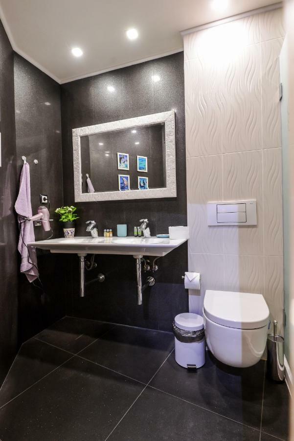 Champs-Elysees Sofia 2-Bdr, 2-Bthr Tsar Simeon Suite By Flat Mаnager Zewnętrze zdjęcie